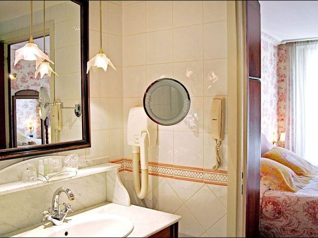Hotel Maison Eugenie 4*